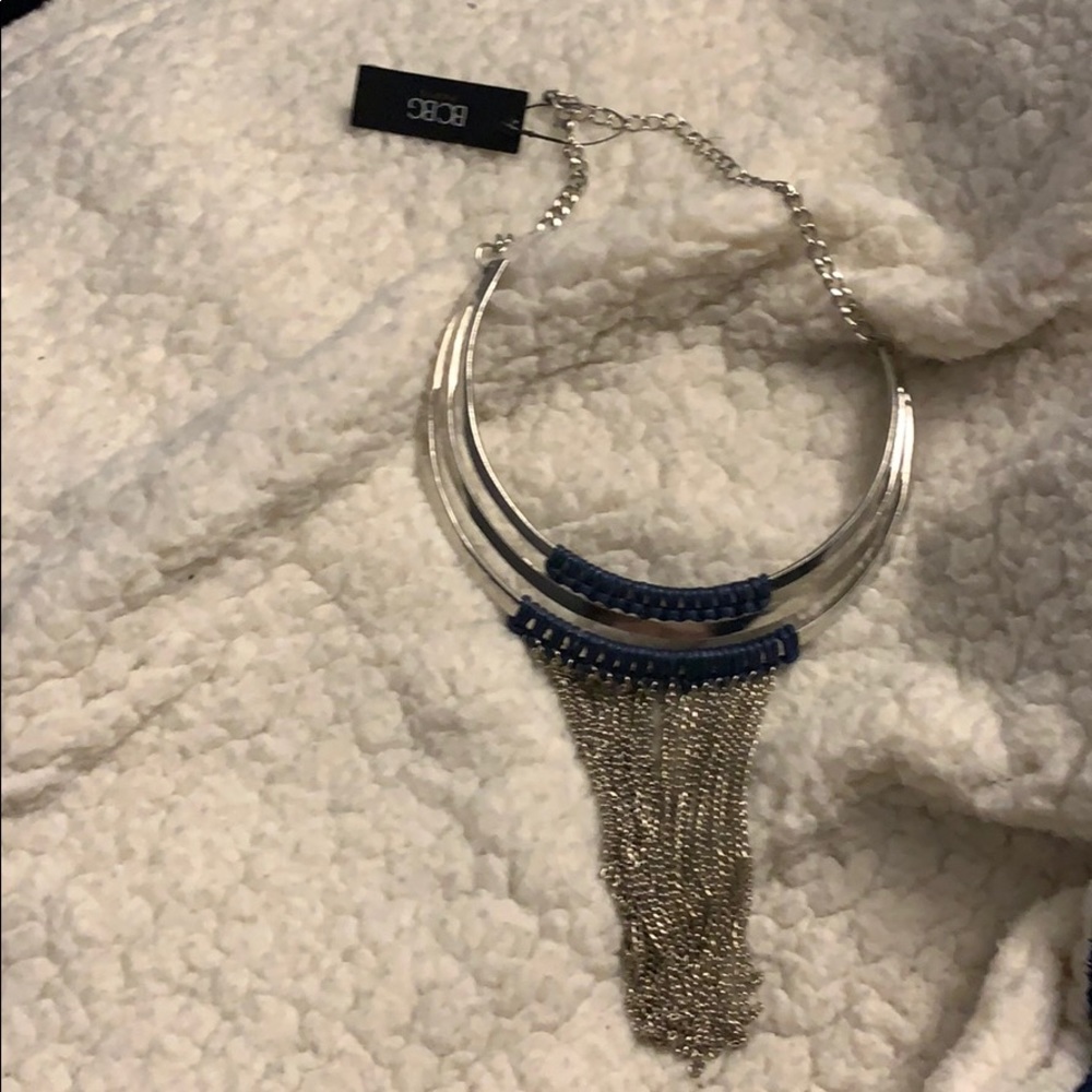 NWT bcbg necklace collar silver blue